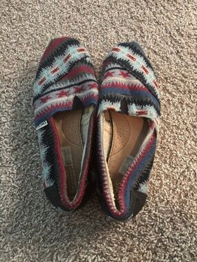 Toms shoes
